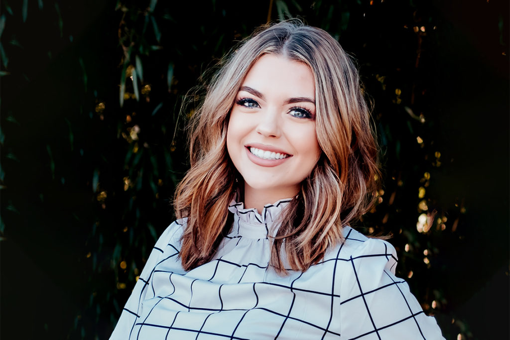 Springfield MO headshot photographer captures professional headshot of woman smiling